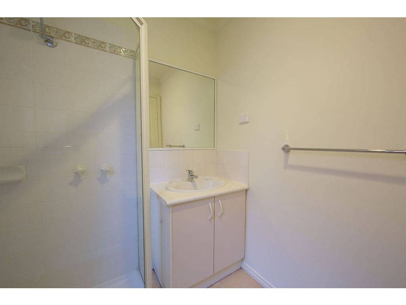 15 Willandra Loop, Caroline Springs VIC 3023