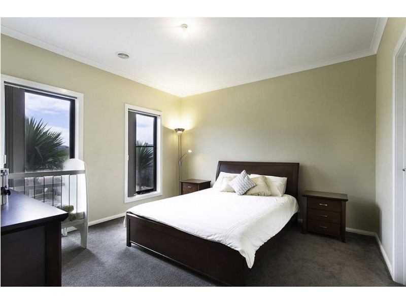 9 Buckley Way, Caroline Springs VIC 3023