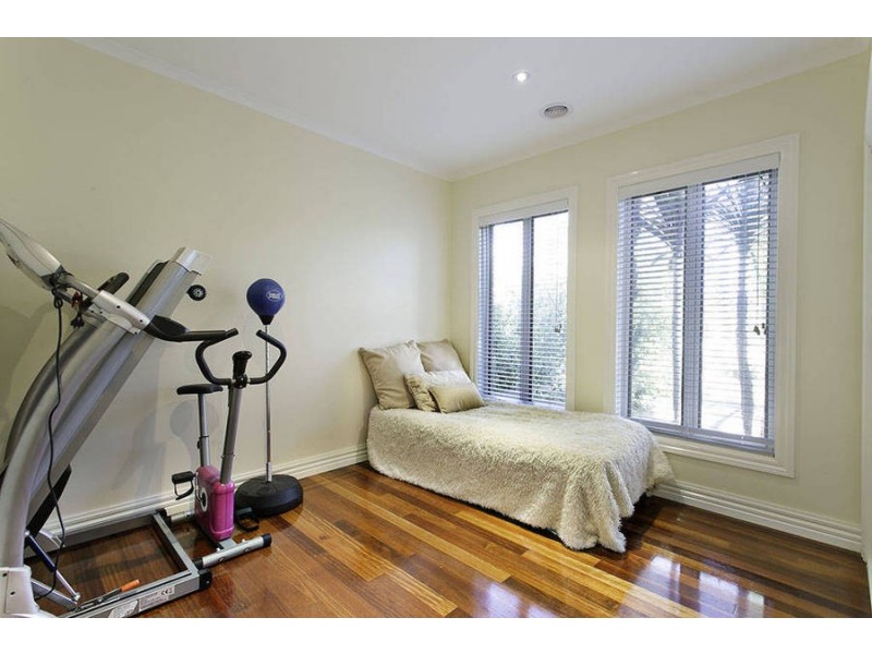 6 Fawkner Place, Caroline Springs VIC 3023