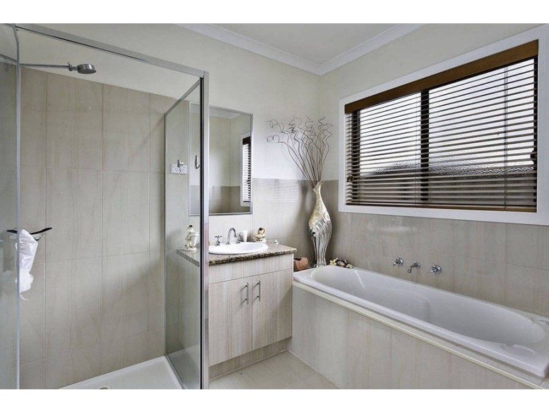 4 Connor Drive, Burnside Heights VIC 3023