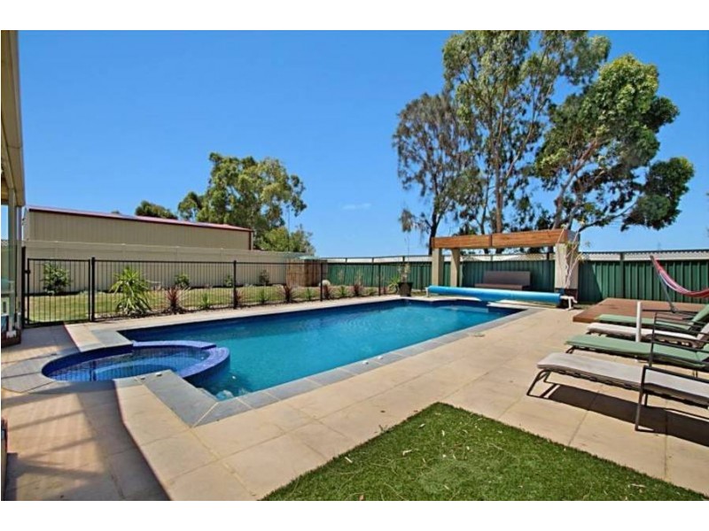 162 Westwood Drive, Burnside VIC 3023