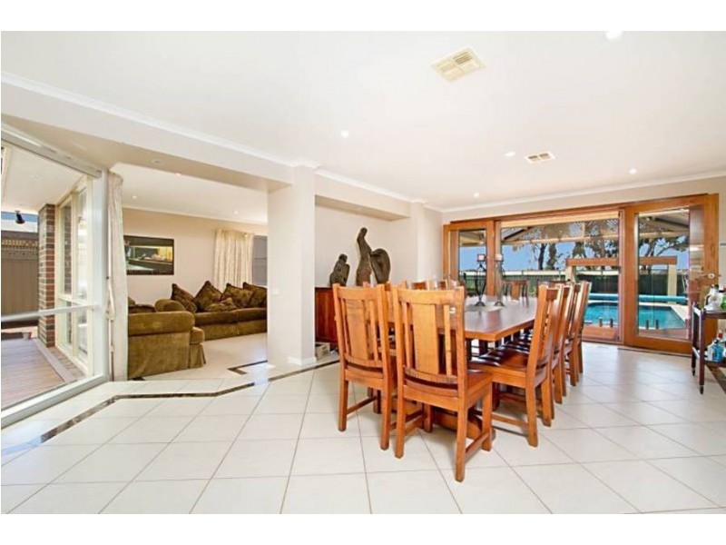 162 Westwood Drive, Burnside VIC 3023