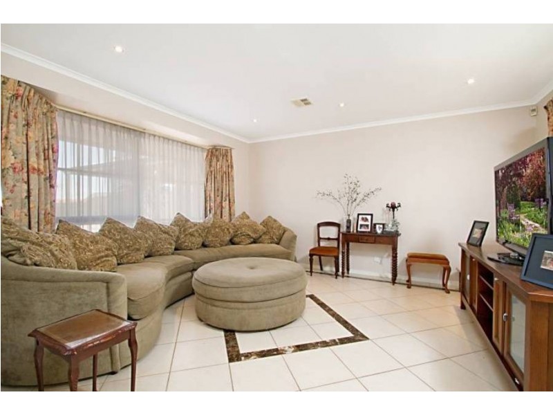 162 Westwood Drive, Burnside VIC 3023