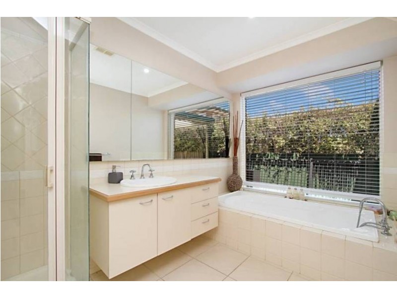 162 Westwood Drive, Burnside VIC 3023