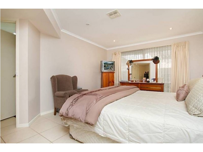 162 Westwood Drive, Burnside VIC 3023