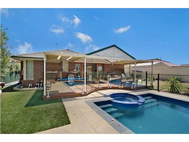 162 Westwood Drive, Burnside VIC 3023