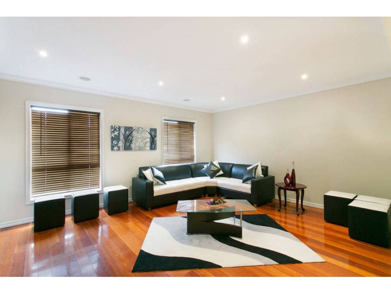 6 Wattlepark Street, Caroline Springs VIC 3023