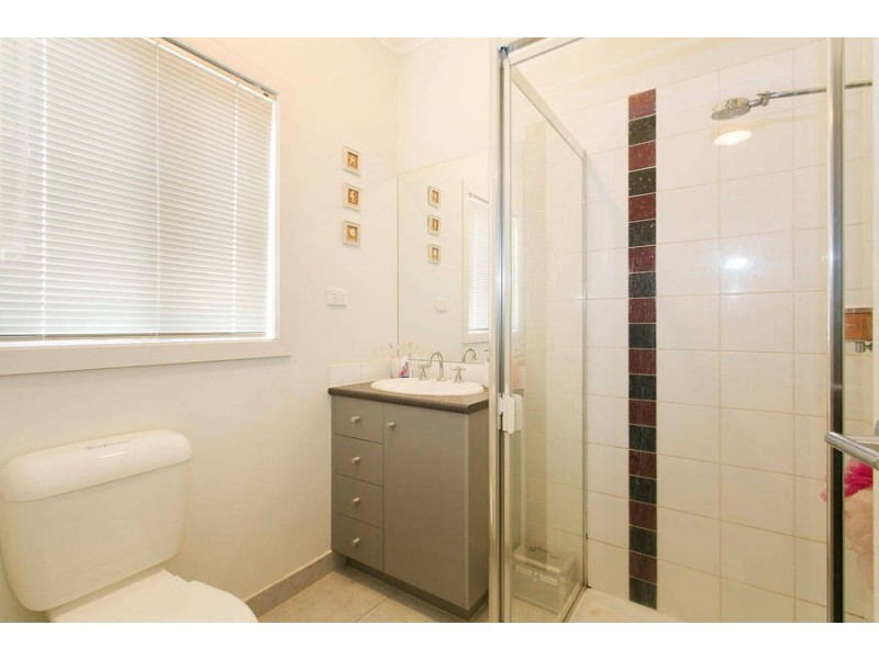 9 Dendy Street, Caroline Springs VIC 3023