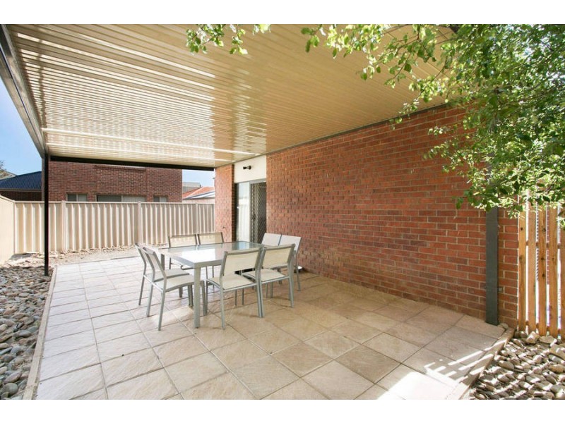 9 Dendy Street, Caroline Springs VIC 3023