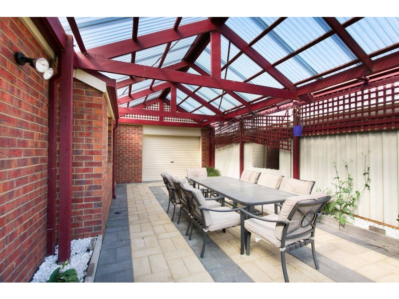 8 Bunya Close, Caroline Springs VIC 3023