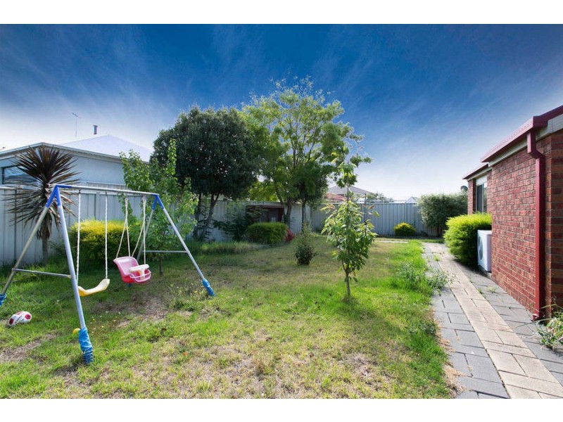 8 Bunya Close, Caroline Springs VIC 3023