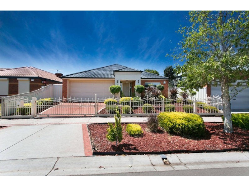 21 Edgbaston Parade, Caroline Springs VIC 3023