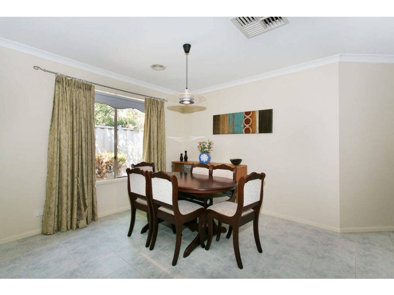 21 Edgbaston Parade, Caroline Springs VIC 3023