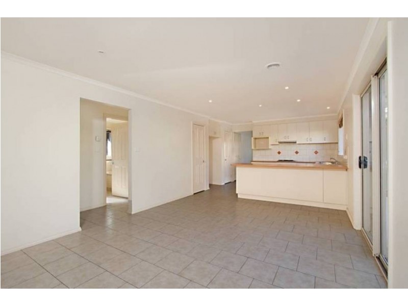 14 Kahan Close, Caroline Springs VIC 3023