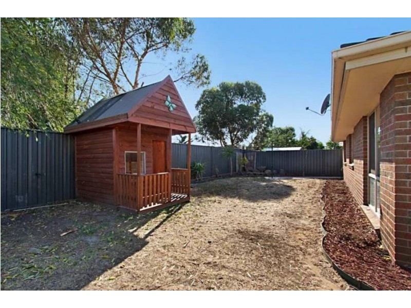 14 Kahan Close, Caroline Springs VIC 3023