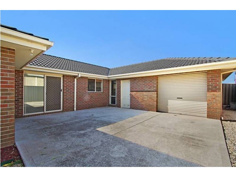 14 Kahan Close, Caroline Springs VIC 3023