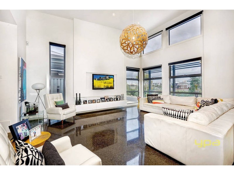 34 Kororoit Approach, Caroline Springs VIC 3023