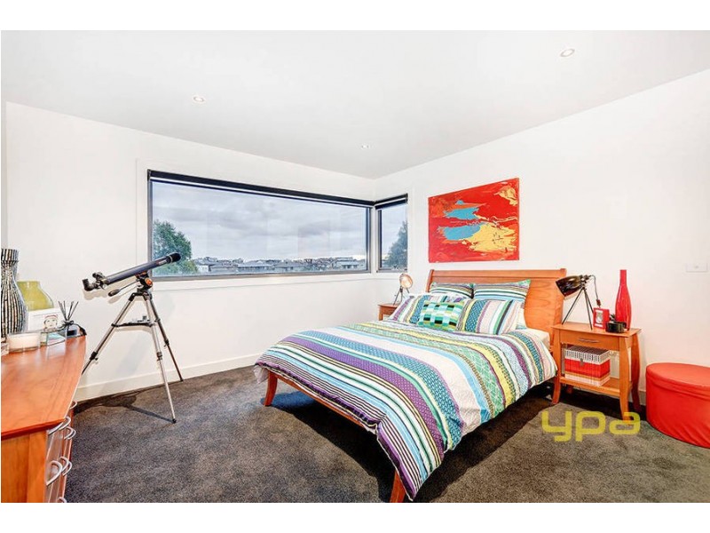 34 Kororoit Approach, Caroline Springs VIC 3023