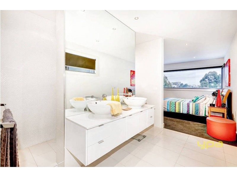 34 Kororoit Approach, Caroline Springs VIC 3023