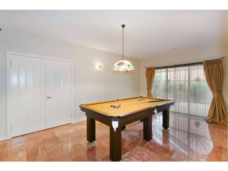 12 Catani Mews, Caroline Springs VIC 3023