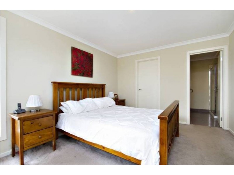 7 Insley Way, Caroline Springs VIC 3023