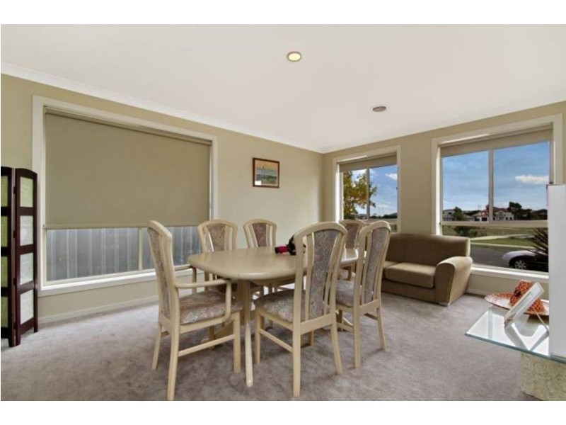 7 Insley Way, Caroline Springs VIC 3023