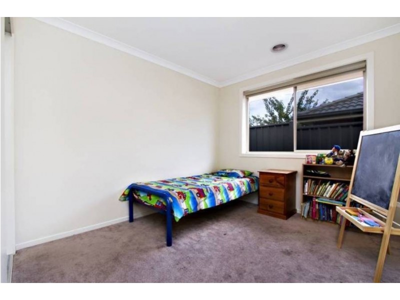 7 Insley Way, Caroline Springs VIC 3023
