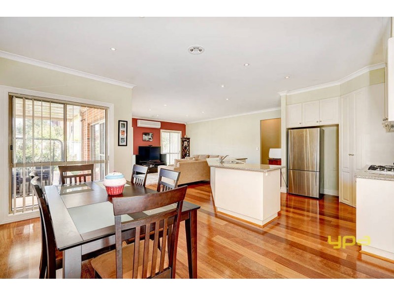 37 Grampians Way, Caroline Springs VIC 3023