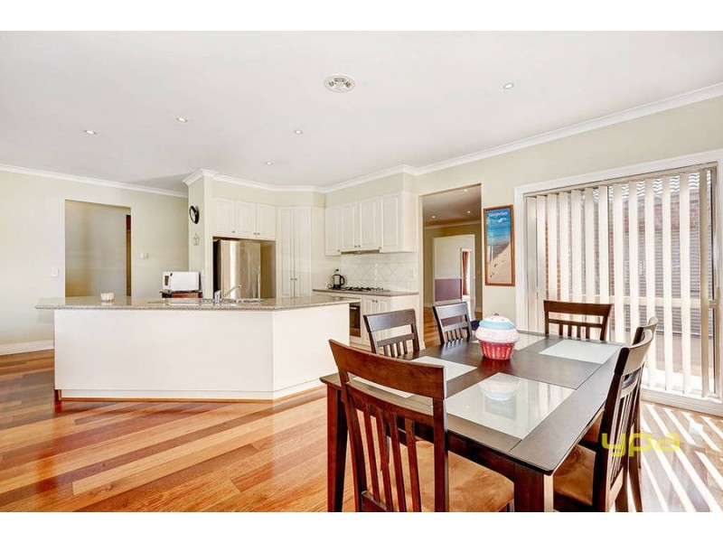 37 Grampians Way, Caroline Springs VIC 3023