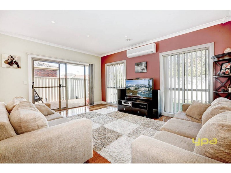 37 Grampians Way, Caroline Springs VIC 3023