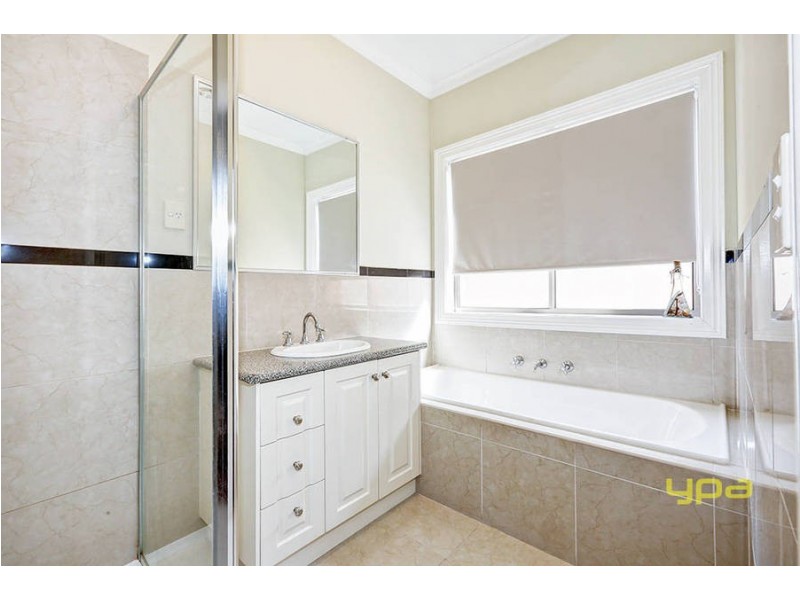 37 Grampians Way, Caroline Springs VIC 3023