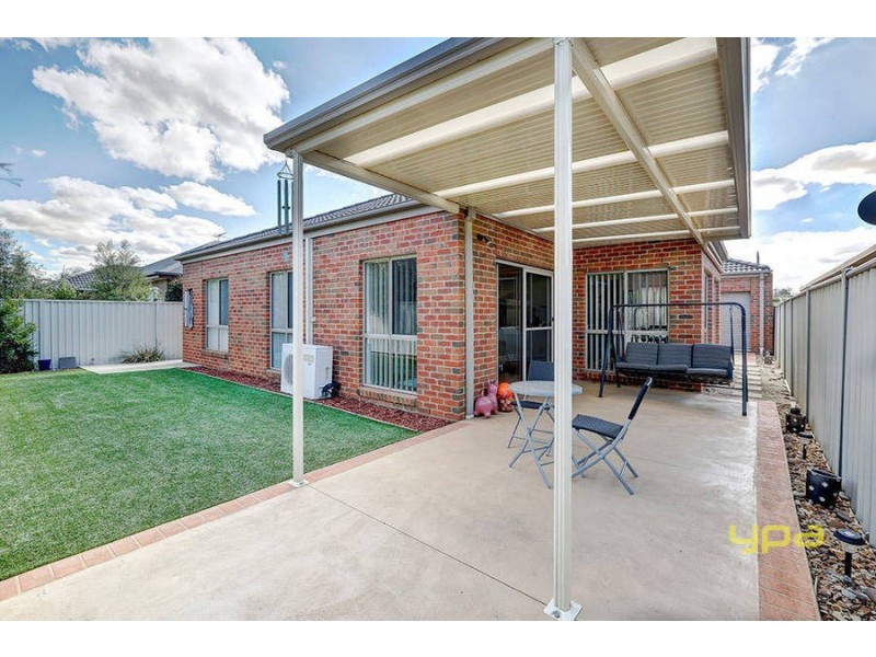 37 Grampians Way, Caroline Springs VIC 3023