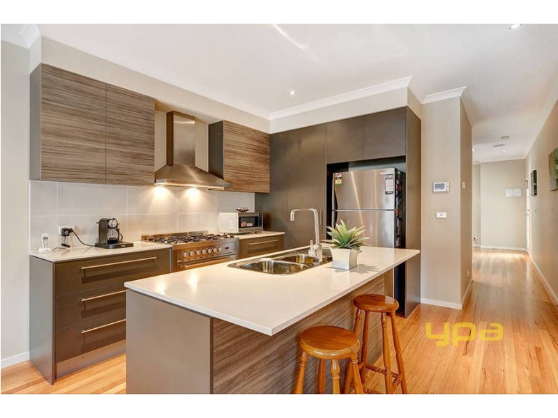 2/10-12 Kooyong Way, Caroline Springs VIC 3023