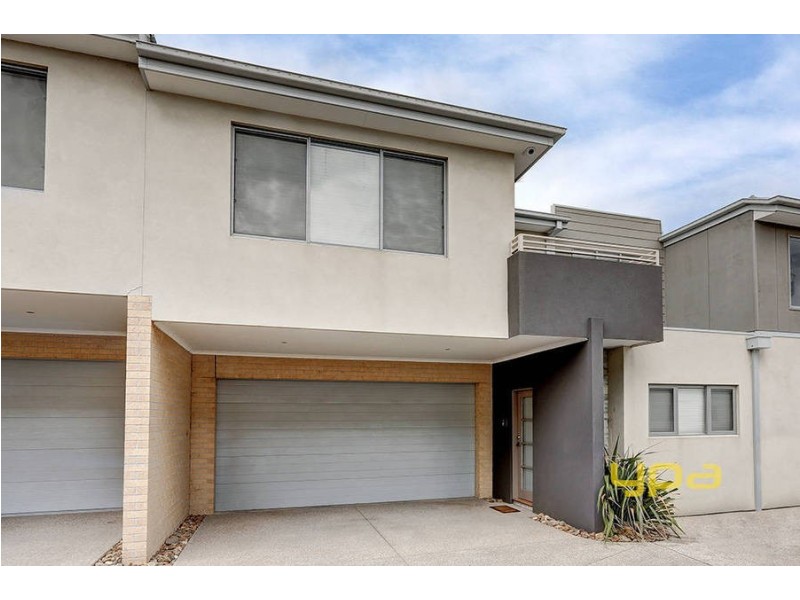 2/10-12 Kooyong Way, Caroline Springs VIC 3023