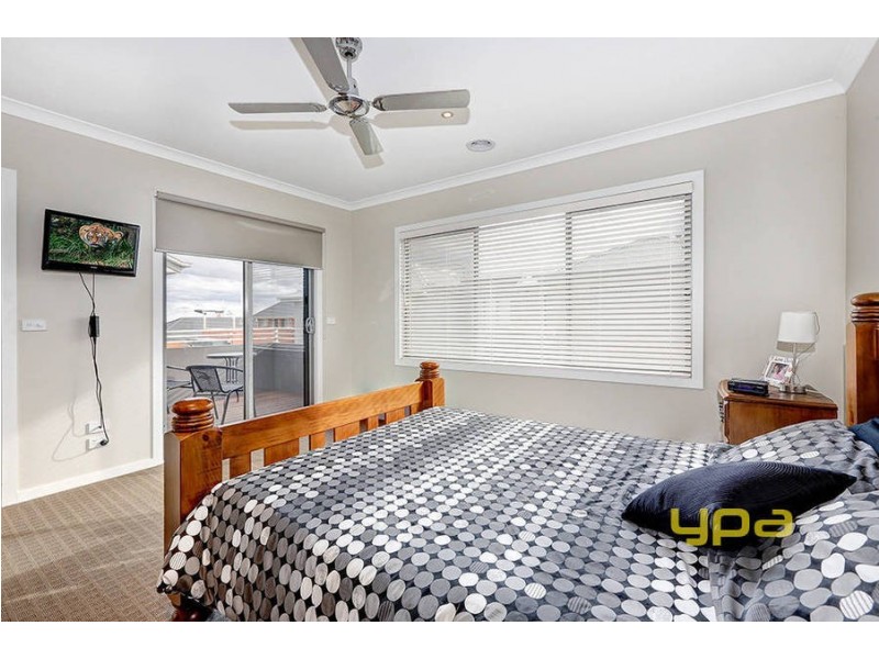 2/10-12 Kooyong Way, Caroline Springs VIC 3023