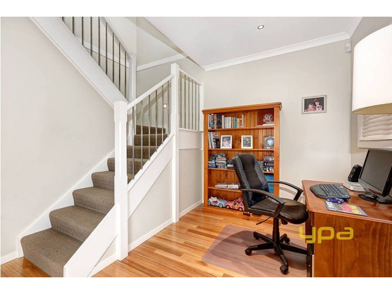2/10-12 Kooyong Way, Caroline Springs VIC 3023