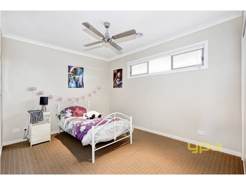 2/10-12 Kooyong Way, Caroline Springs VIC 3023