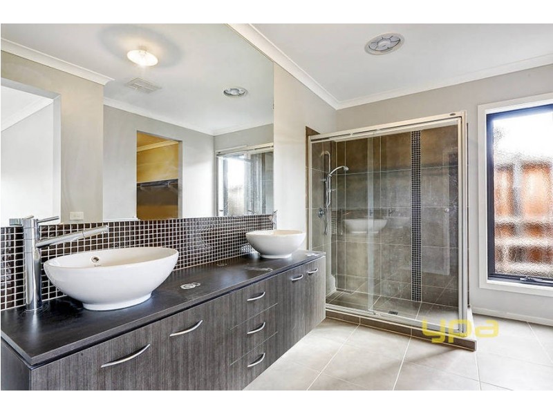 2 Adderley Court, Burnside Heights VIC 3023