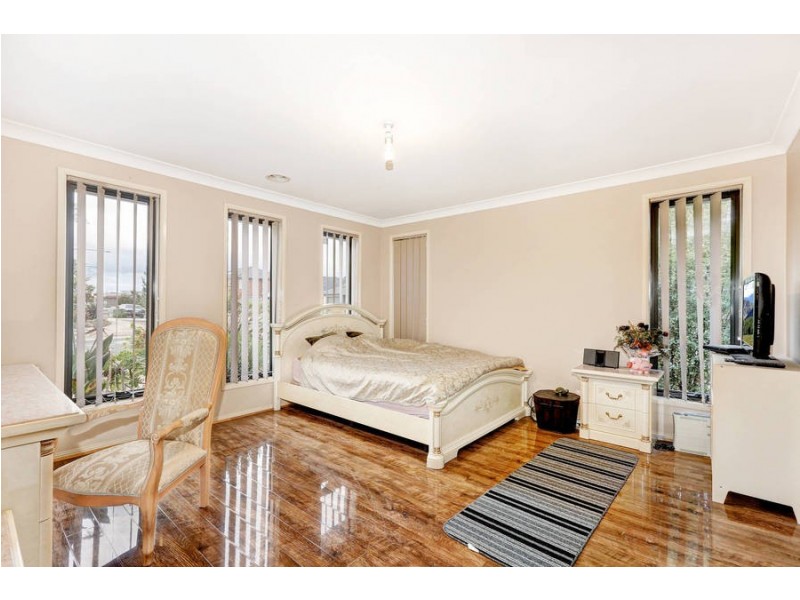 16 Matlock Street, Caroline Springs VIC 3023