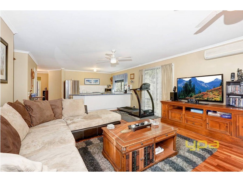 39 Parkin Avenue, Caroline Springs VIC 3023