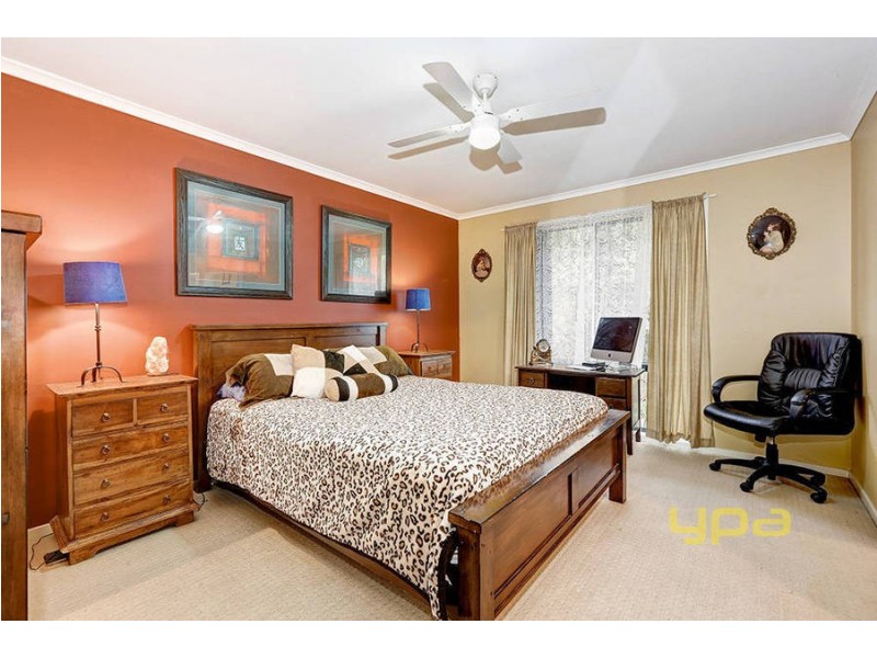 39 Parkin Avenue, Caroline Springs VIC 3023