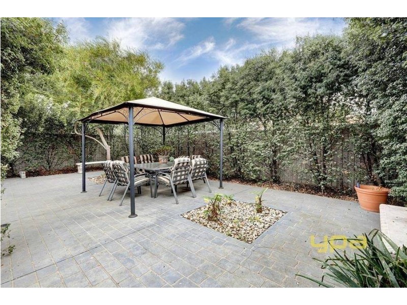 39 Parkin Avenue, Caroline Springs VIC 3023