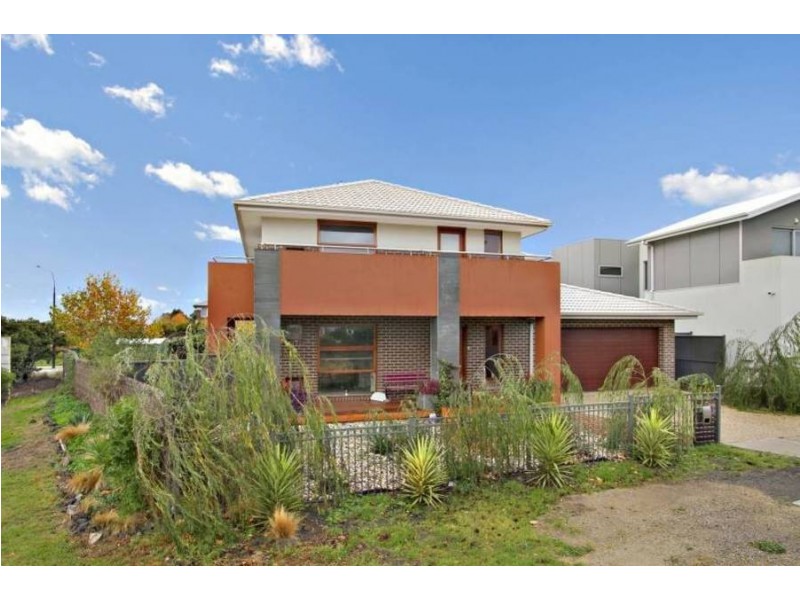 16 Flemington Street, Caroline Springs VIC 3023