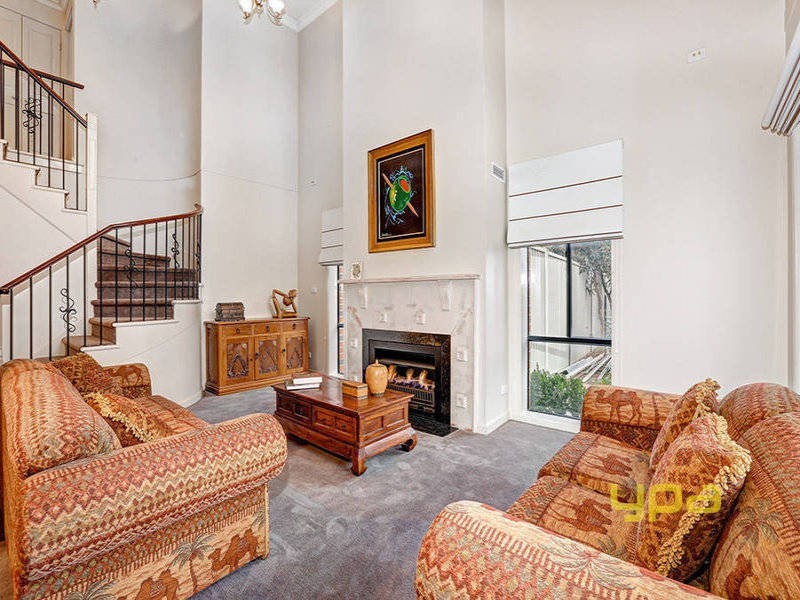 3 Waranga Close, Caroline Springs VIC 3023