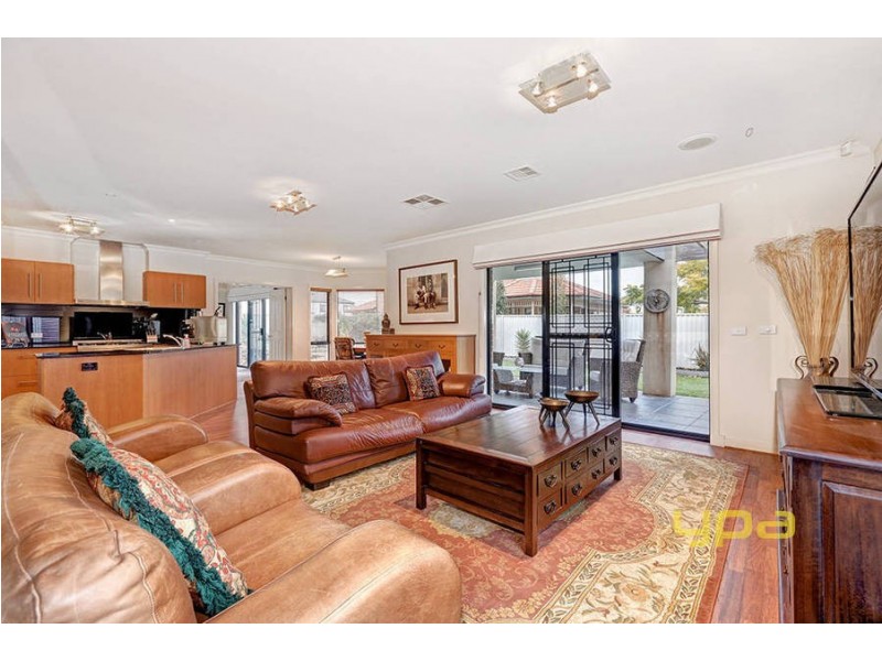 3 Waranga Close, Caroline Springs VIC 3023