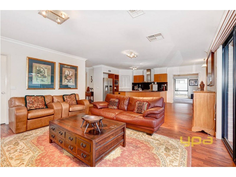 3 Waranga Close, Caroline Springs VIC 3023