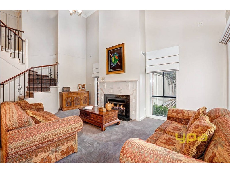 3 Waranga Close, Caroline Springs VIC 3023