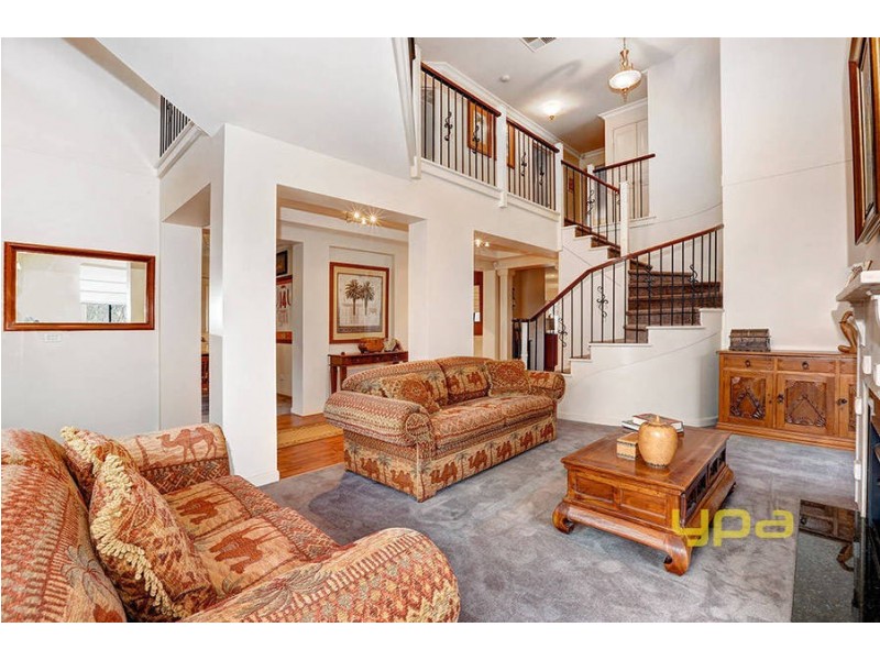 3 Waranga Close, Caroline Springs VIC 3023