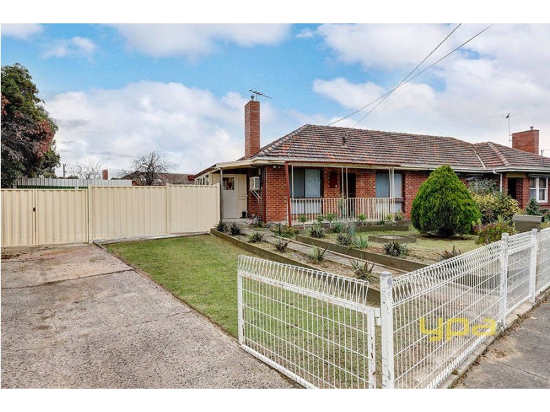 13 Lowe Crescent, Sunshine VIC 3020