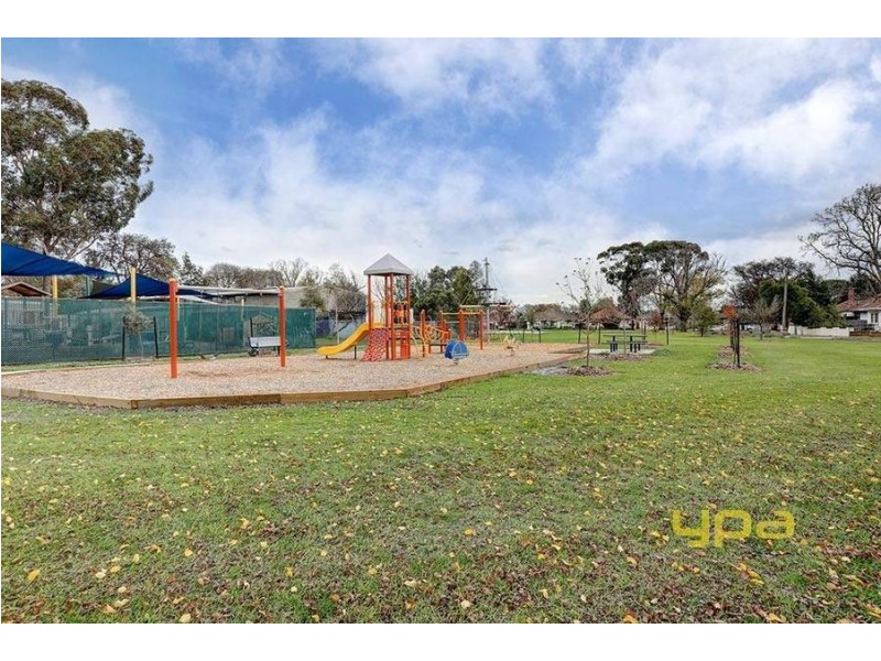 13 Lowe Crescent, Sunshine VIC 3020